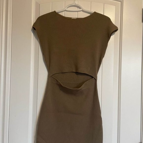 Aritzia Wilfred Free Cut-Out Knit Mini Dress Knit cut-out mini dress - Picture 7 of 10